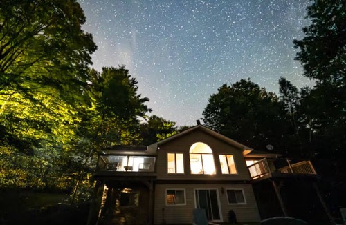 Minden Cottage | Upscale Lakehouse, Private Sauna, Great Views, Great Fishing! Pet-Friendly