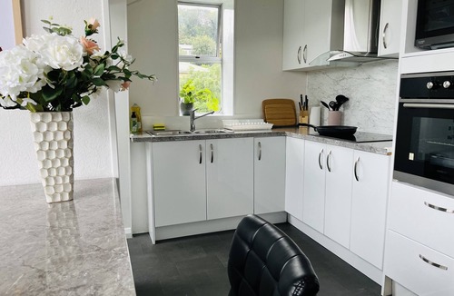 Dunedin City Centre Apartment | Upstairs Apartment in Dunedin Central