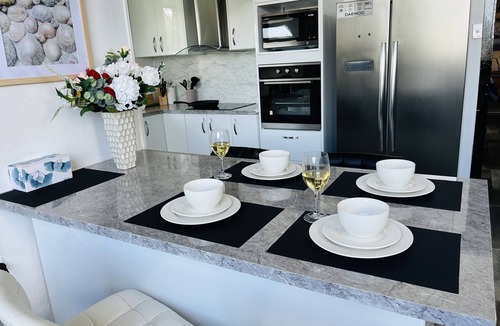 Dunedin City Centre Apartment | Upstairs Apartment in Dunedin Central