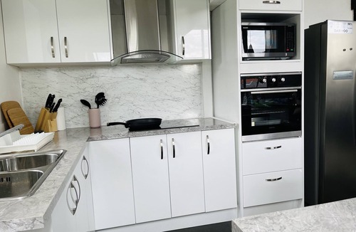 Dunedin City Centre Apartment | Upstairs Apartment in Dunedin Central