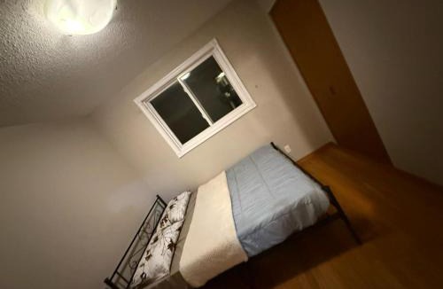 Waterloo House | UPTOWN WATERLOO-KWC ROOM-Best Location,Lowest Prices