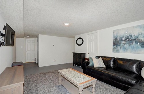 Waterloo Apartment | Uptown Waterloo Whitehouse