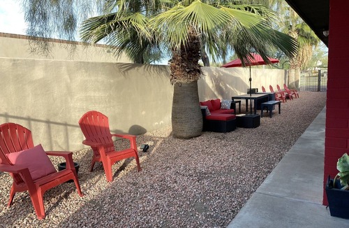 North Mountain Apartment | Urban escape,Next to shopping center and restaurants!