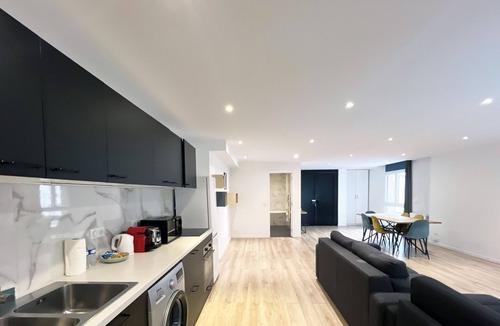 Amerique Apartment | Urban Flat 182 - Spacious 4 Bedroom Flat in Paris