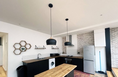 19th Arrondissement Apartment | Urban Flat 186 - Spacious 3 Bedroom Flat in Paris