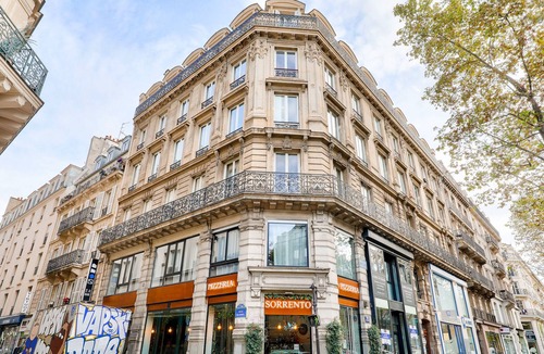 Strasbourg -Saint-Denis Apartment | Urban Flat 57 - Luxury 4BDR Parisian Flat in Paris