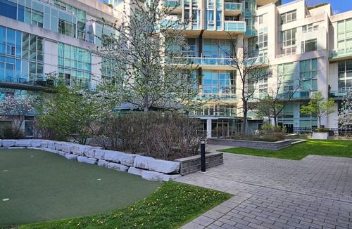 Downtown Mississauga Condo | Urban Oasis: 1BR City Centre/Parking Included
