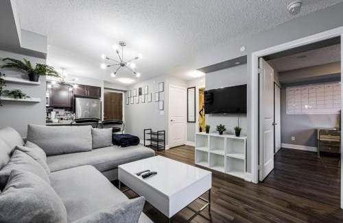 Etobicoke Apartment | Urban Oasis - Modern 1 bedroom w pool access free parking