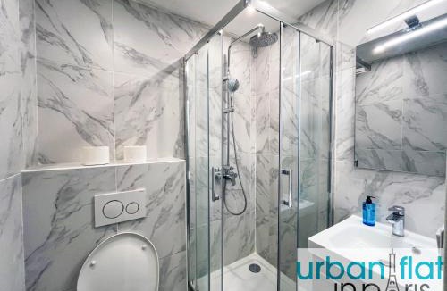 Quartier du Mail Apartment | UrbanFlat 31 - Triplex Loft in Central Paris