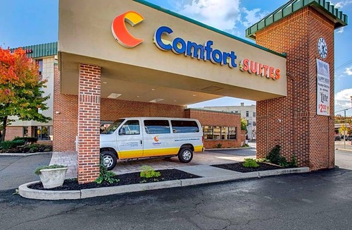 Bethlehem Hotel | 2-Star Hotel ∙ Comfort Suites Bethlehem Near Lehigh University and LVI Airport