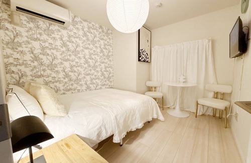 Arakawa Hotel | US12 JR Yamanote Line Comfortable 1 room. Direct access to Shinjuku, Ikebukuro, Shibuya, Harajuku, Tokyo and Akihabara. Restaurants and convenience stores are also available.