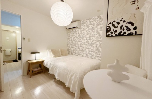 Arakawa Hotel | US12 JR Yamanote Line Comfortable 1 room. Direct access to Shinjuku, Ikebukuro, Shibuya, Harajuku, Tokyo and Akihabara. Restaurants and convenience stores are also available.