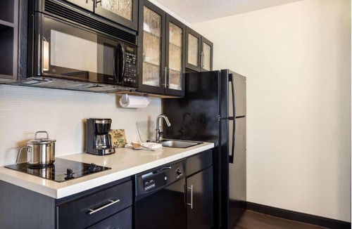 Morris Plains House | Vacation Day Is Always A Great Idea! 2 Relaxing Units, Pets are Allowed Here