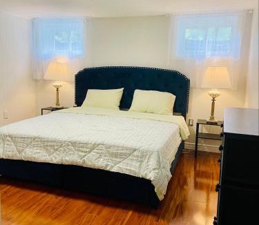 Etobicoke House | Vacation house privet floor LUX Walk 2 Subway