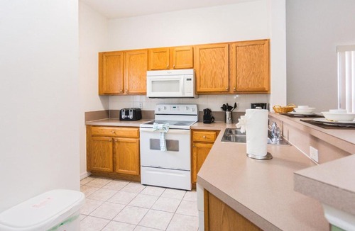 Kissimmee Villa | Vacation Townhome only 8 Miles From Disney (1121)
