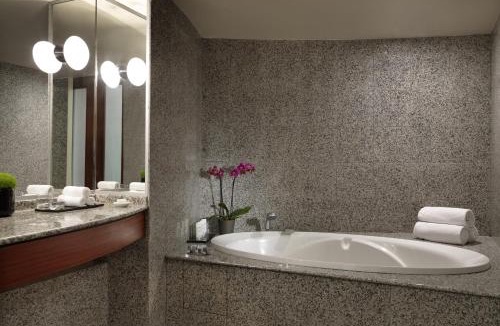 Roissy-en-France Hotel | Van der Valk Hotel Paris CDG Airport