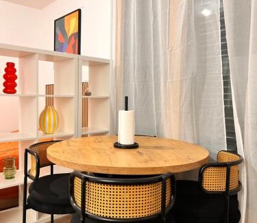 Aubervilliers Apartment | Vases d'honneur HOME proche de Paris et du stade de France