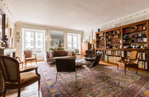 Odeon Apartment | Veeve - Latin Quarter Retreat