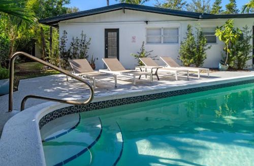 Middle River Terrace House | Ventur Tropical with Elite Pool & Ultimate Fun Zone