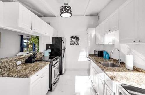 Middle River Terrace House | Ventur Tropical with Elite Pool & Ultimate Fun Zone