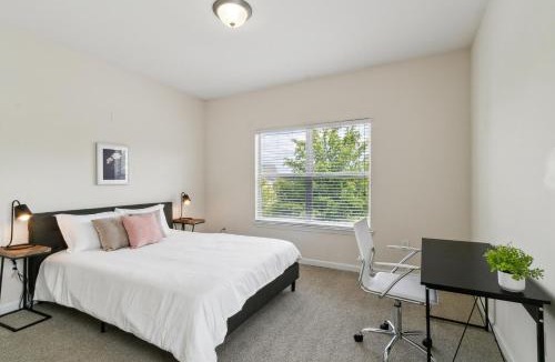 Valley Apartment | Verandas 1931I Serene Oasis W Modern Convenience
