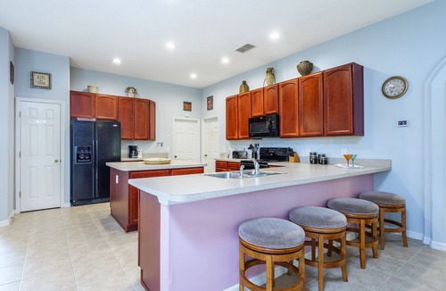 Legacy Park House | Viburnum Villa, 5 bed luxury poolhome on Legacy Park, 15 minutes from Disney