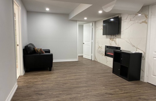 Vaughan Apartment | Vicky Vacation Rentals #1n