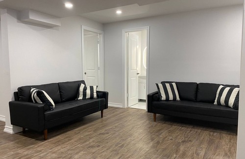 Vaughan Apartment | Vicky Vacation Rentals #2