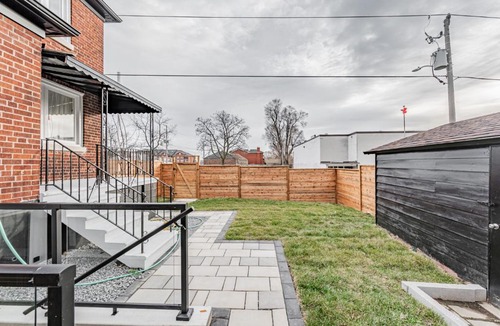 Topham Park House | Victoria Park Residence - Basement Unit