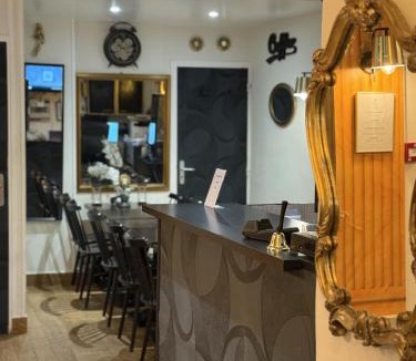 Quartier de la Porte-Saint-Denis Hotel | Victory Hotel Galou