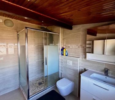 Chelles Villa | Villa à 30 min des parcs Asterix et Disneyland