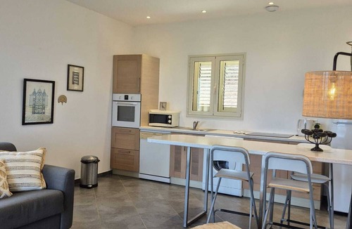 Solenzara Villa | Villa 62m² AU Coeur DES Vignes Face MER Piscine Partagee Chauffee