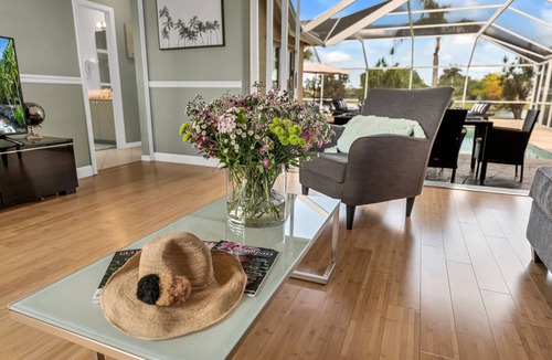 Central Naples Villa | Villa Bellevue - Beautiful lakefront rental with pool with 3 bedroom & 2 bath