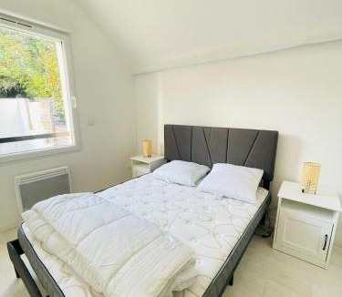 Coupvray Apartment | Villa Épure - 10 min Disneyland - 6 people