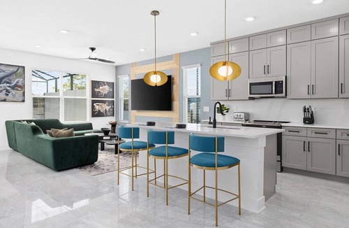 Florida Center House | Villa Grande | VIP home near Universal & airport w/pool, full kitchen, huge BRs