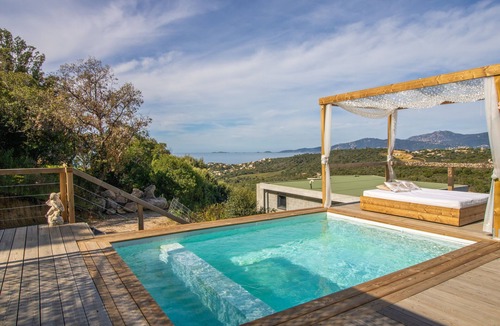 Albitreccia Villa | Villa 'Liliekaena' with Sea View, Wi-Fi, and Air Conditioning