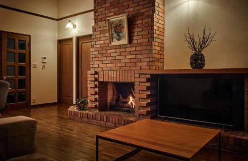 Hakone Villa | Villa Noël Hakone Chimney Luxury Onsen & Sauna Retreat