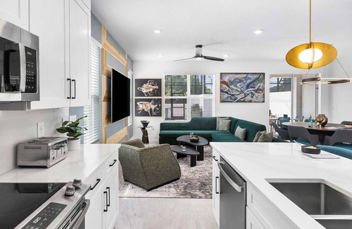 Florida Center House | Villa Stupendous | Grand Home w/Chic Decor, Luxe BRs & Huge LR/DR, Near Airport