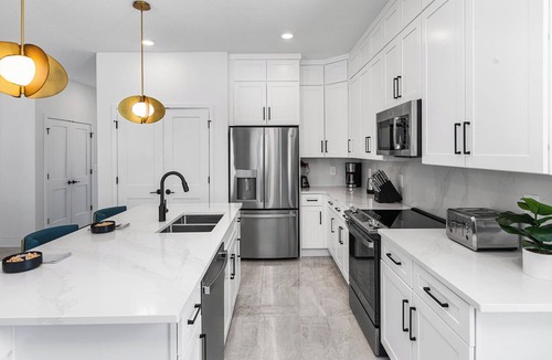 Florida Center House | Villa Stupendous | Grand Home w/Chic Decor, Luxe BRs & Huge LR/DR, Near Airport