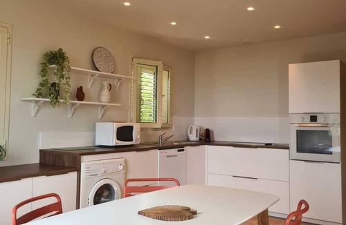 Solenzara Villa | Villa Vermentinu : Modern Design & Sea View, King Size Bed, Walking Port Access