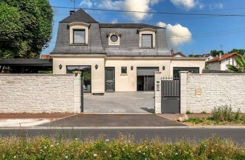 Bords de Marne Villa | Villa with Pool - 15 Min Paris - 30 Min Disney