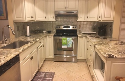 Palmer Ranch Condo | Village Des Pins 2/2 Condo close to Siesta Key Beach!