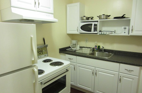 Lively Hotel | Village Inn & Suites