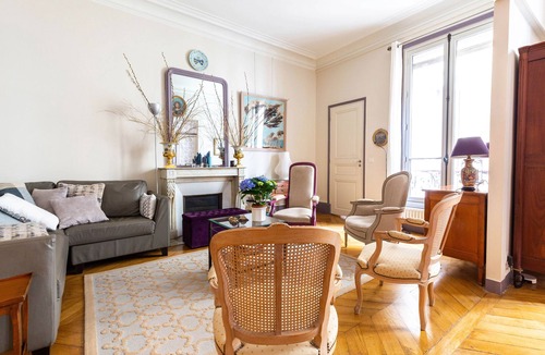 Notre-Dame-des-Champs Apartment | Vintage Violet, by Veeve