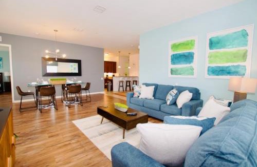 Florida Central Atlantic Coast Apartment | Vista Cay at Epic Universe - Luxury 4 bedroom condo