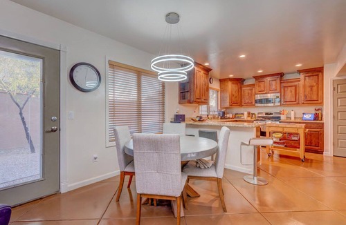 Tucson Condo | VLIA Stunning, Stylish Getaway Clouse to Everything