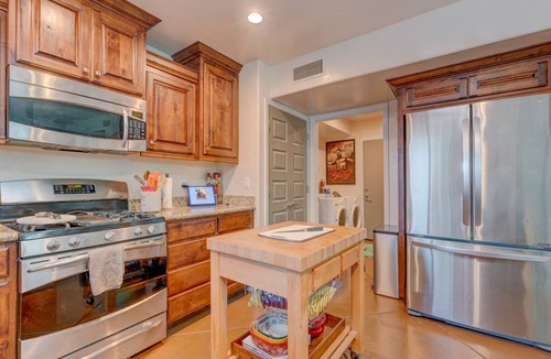 Tucson Condo | VLIA Stunning, Stylish Getaway Clouse to Everything