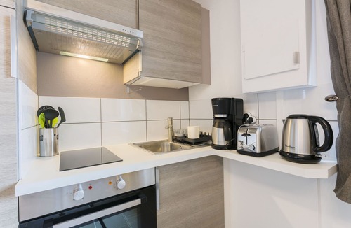 Roissy-en-France Apartment | Voyage-Apartment-Luxury-Private Bathroom-City view