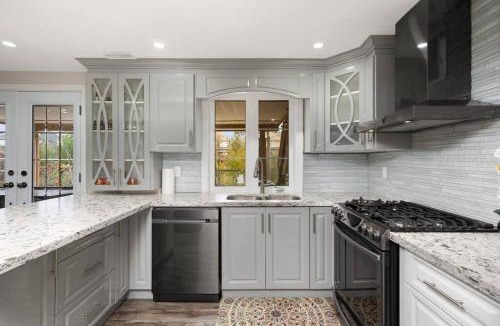 Brampton Apartment | Walk-out Basement Apartment with Private Entrance