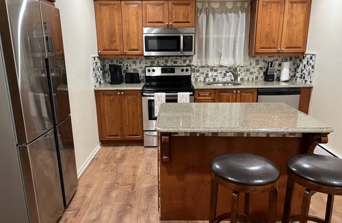 Oyster Bay Apartment | Walk to Beach & Town - Spacious 3BR Apartment in Oyster Bay